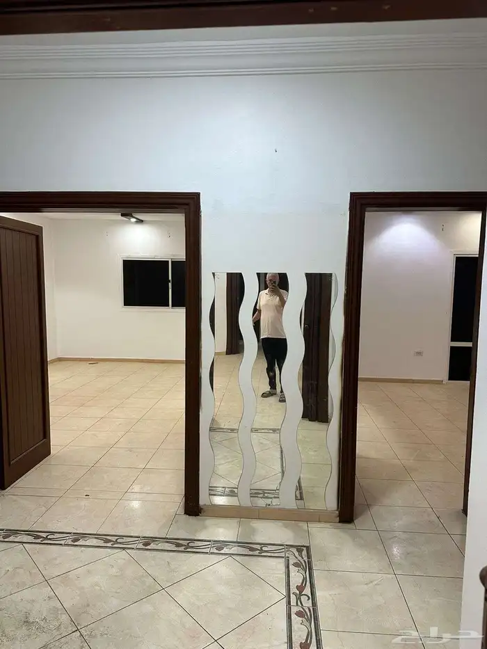 شقة للايجار في موقع مميز في حي الروضة 7