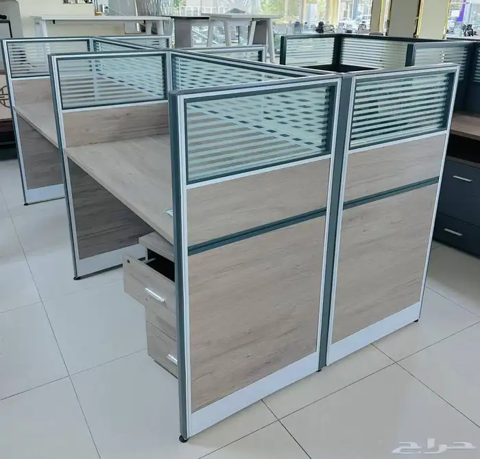 اثاث مكتبي محطات عمل لدينا قسم خاص للمشاريع الحكوميه كراسي 2