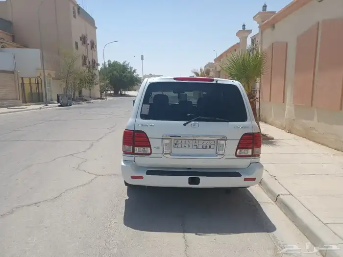 للبيع جيب لكزس 2005 فل كامل وكاله. 4