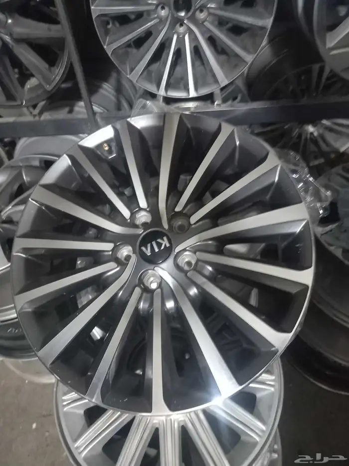 جنوط كيا كدنزا نص الفل موديل2017 مقاس18 اصليه وكاله 2