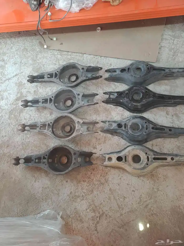 مقصات خلفيه تحت كامري كورلا افلون لكزس 2023 1