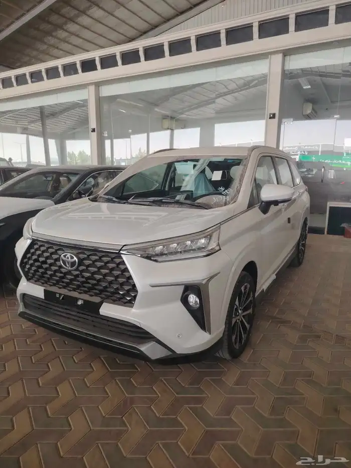 تويوتا فيلوز GLX موديل 2025 البيع كاش واقساط تظليل مجان 3