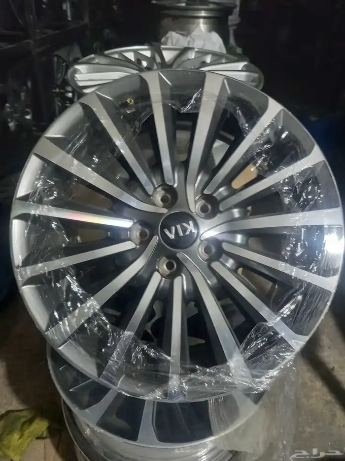 جنوط كيا كدنزا نص الفل موديل2017 مقاس18 اصليه وكاله 1