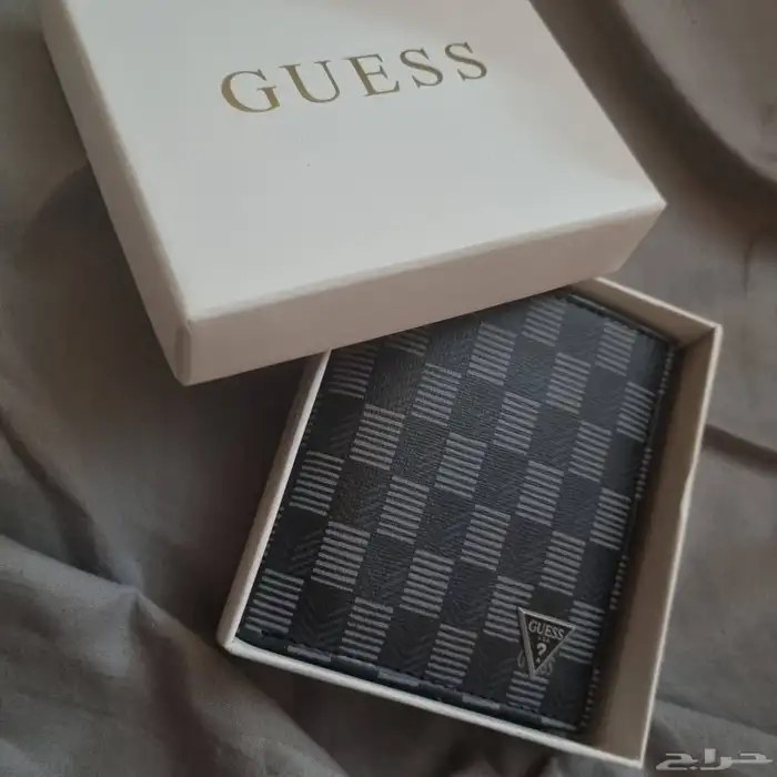 محفظة ماركة Guess 0
