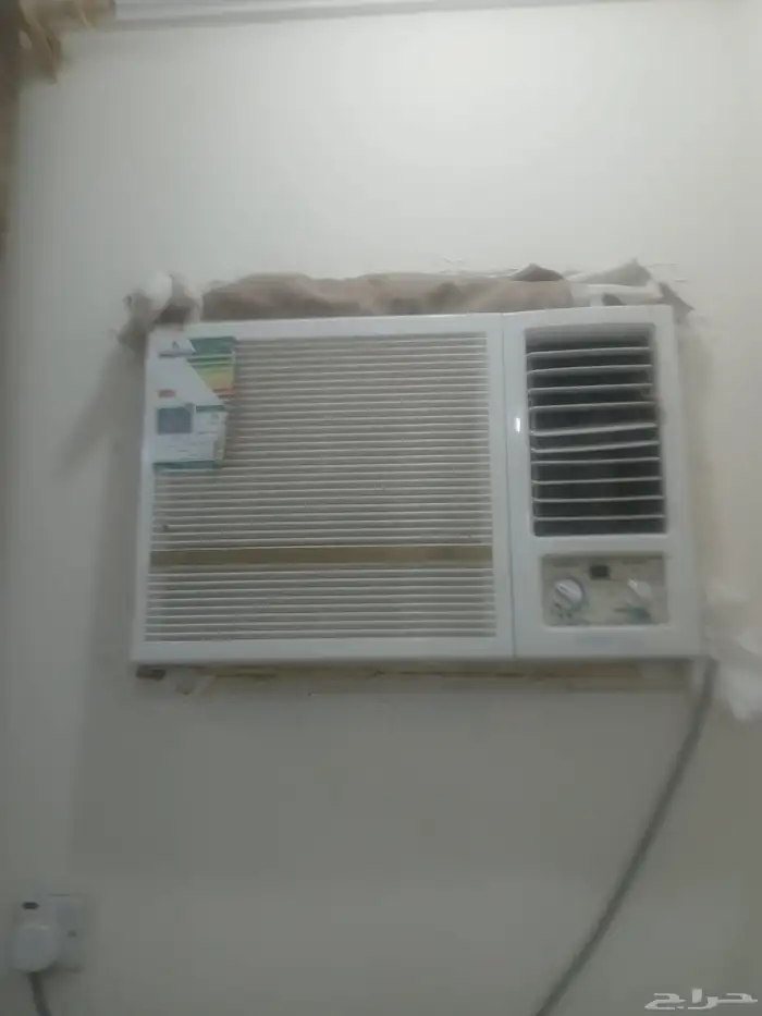 طقم كنب مع طقم طاولات 8