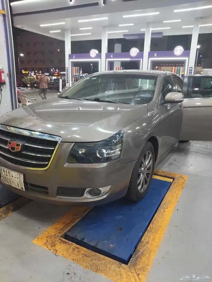 سياره جلي نضييف جدا وكل شي وكاله 2