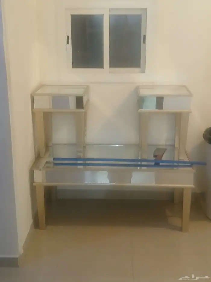 طقم كنب مع طقم طاولات 3