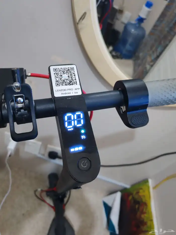 scooter electric like new 0