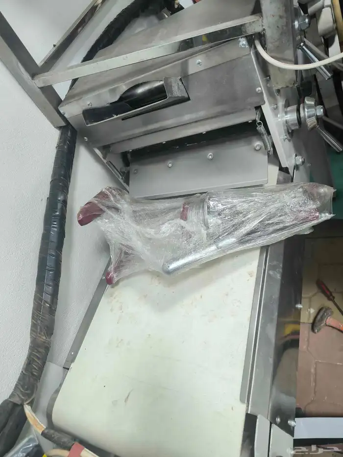 فراده عجين ومنشار لحوم ماركه اوميغا ايطالي 0
