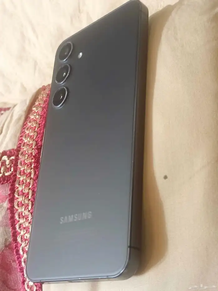 جلاكسي S24 256gb الرام 12 قيقا للبيع 1300ريال فقط 3