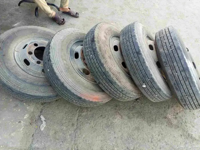 6 جنوط دينه زيزو 6 مسمار اصلي وكاله وكفرات دنلوب 750 16 0