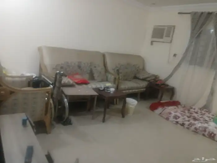 طقم كنب مع طقم طاولات 0