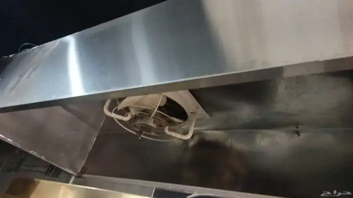 مداخن مطعم شبه جديده مع مراوح الشفط 3