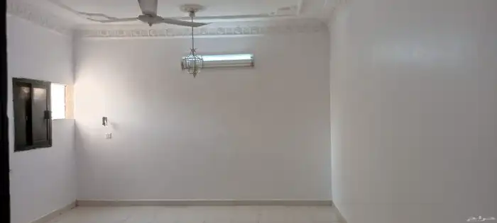 دور عزاب للايجار خمس غرف بحي طويق شارع خديجة 1