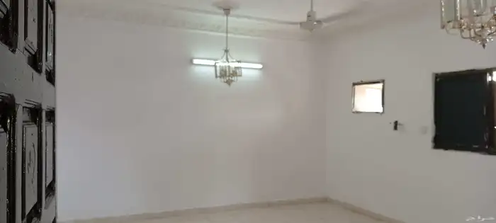 دور عزاب للايجار خمس غرف بحي طويق شارع خديجة 0