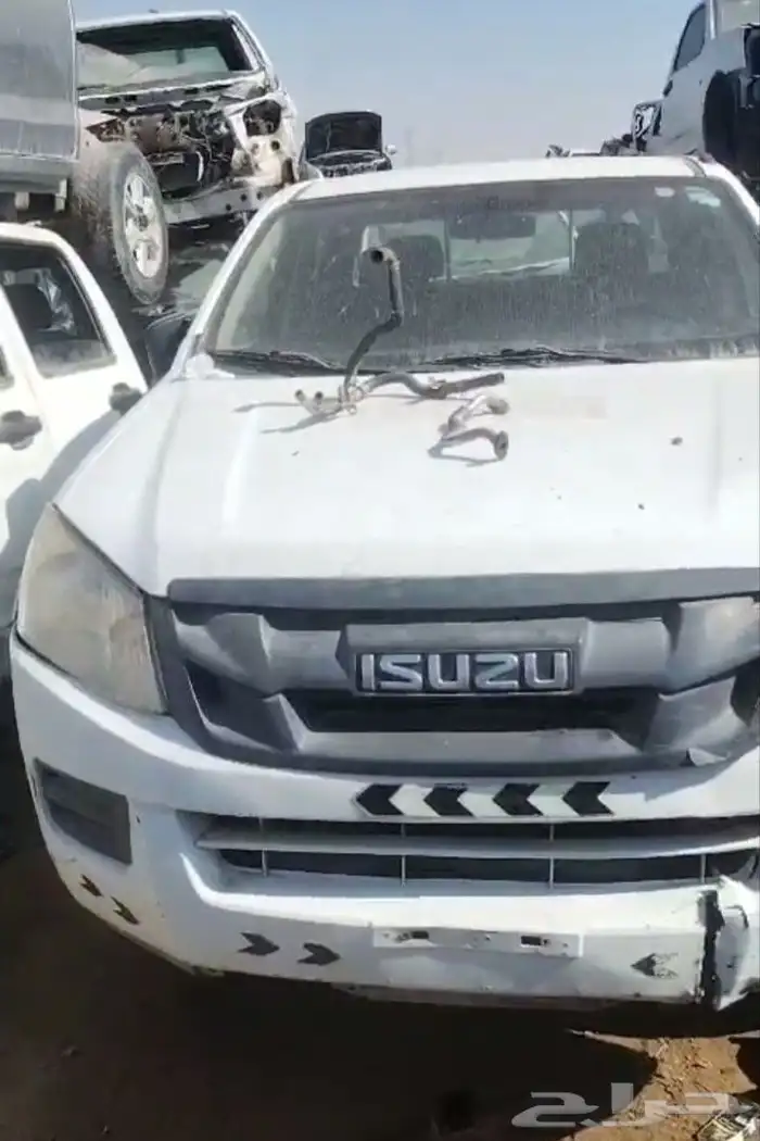 تشليح الحمدانية لجميع مكائن الايسوزو وقطع الغيار 2