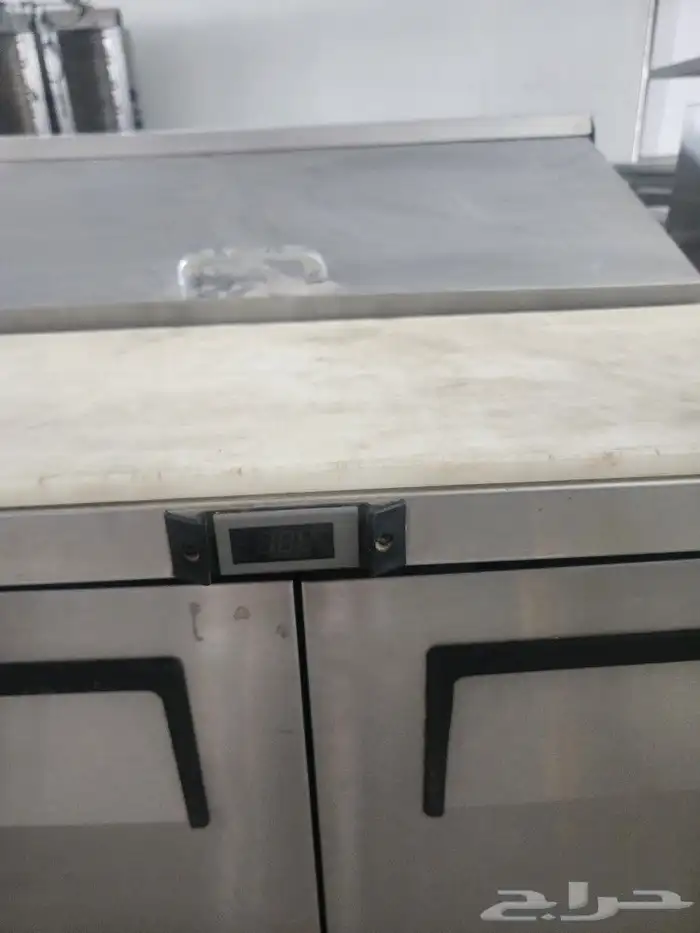 ثلاجه كونتر تحضير مستخدمه شبه جديد نوع ايطالي 2