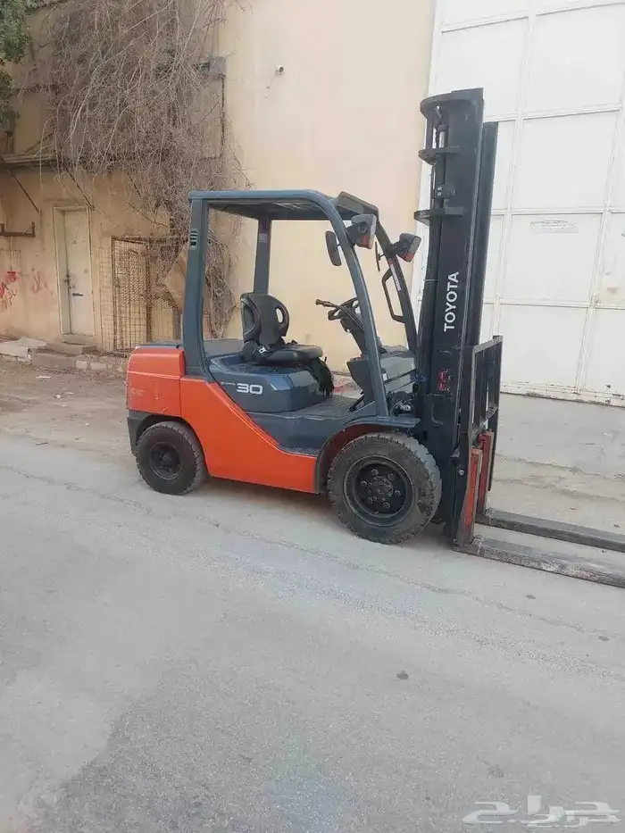 رافعة شوكية فوركلفت للايجارج 5