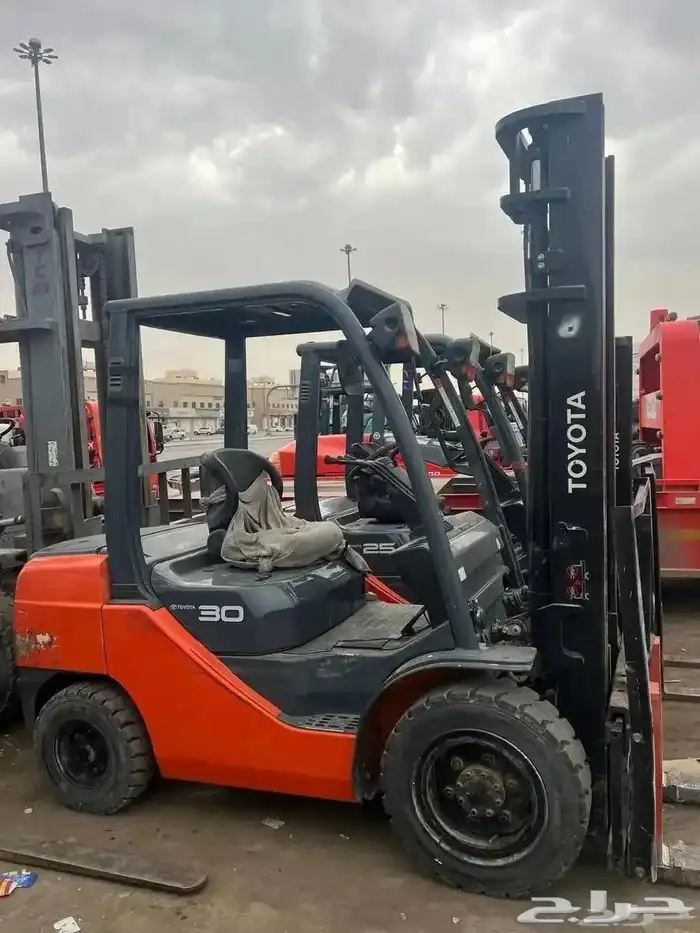 رافعة شوكية فوركلفت للايجارج 6