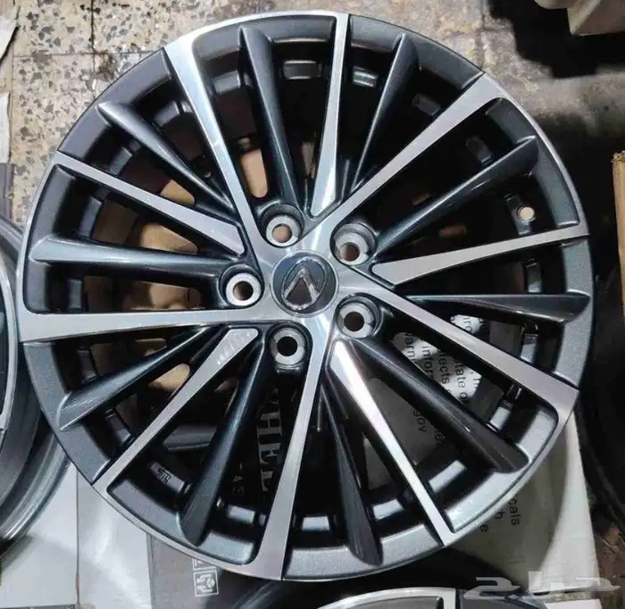 جنوط لكزس ES350 2025 مقاس 18 اصليه اصفار 2