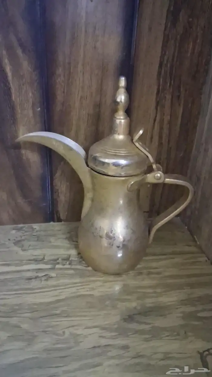 بن فاخر من الاخر ممتاز وبخور ربحه وثابت ممتاز ودله ذهبي و 2