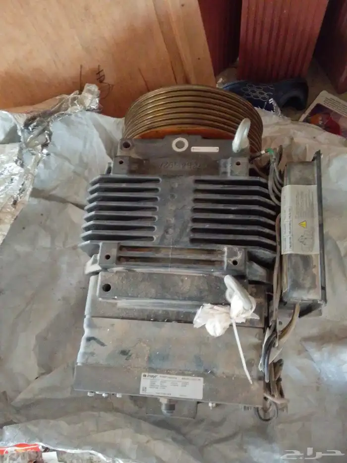 مكينة مصعد لم تستخدم جديدة وقطع غيار جديده 3