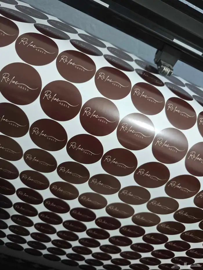 مطبعة ستكر ملصقات ستيكرات بلاستيكية ستكر شفاف طباعة وتصميم 5