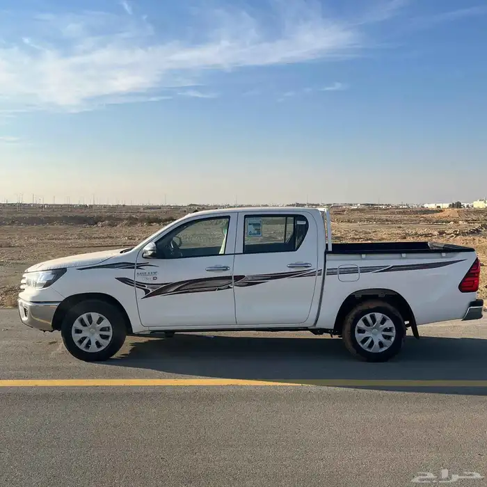 تويوتا هايلوكس غمارتين ديزل متوفر دبل وبدون دبل موديل 2025 4
