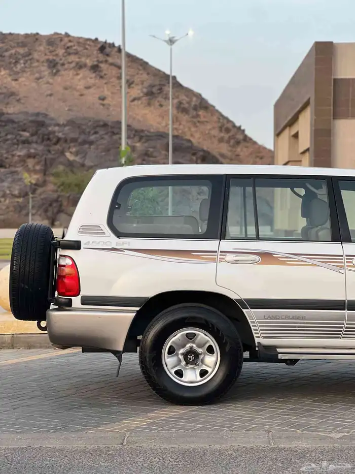 تويوتا لاندكروزر جي إكس آر سعودي نظيف 2002 18