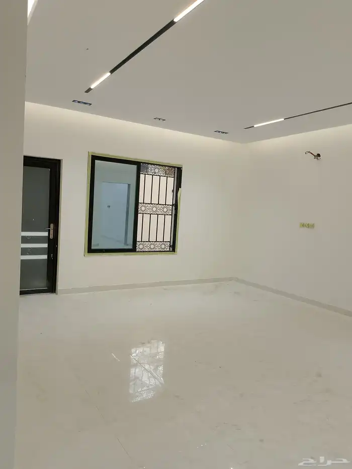 للبيع شقه تمليك ارضيه بالدمام حي احد 71 جديده 680 الف 6