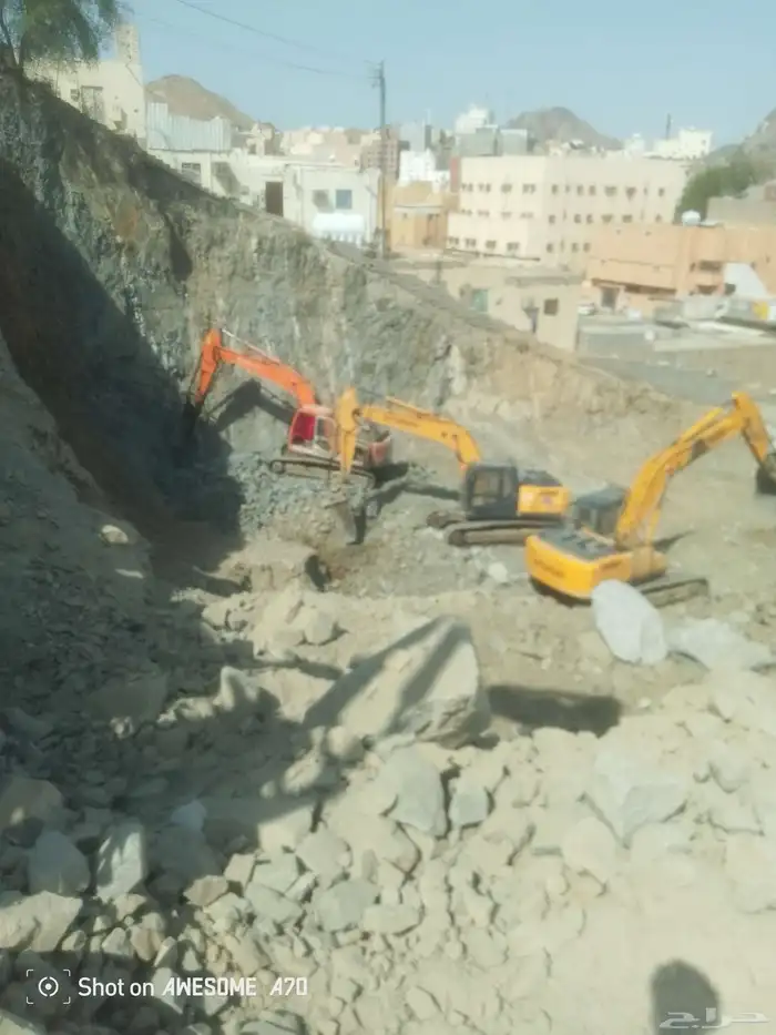 يوجد بنيان حجر وقص اراضي بوكلين وتخريم وفك الصخور وحفر خزانا 4