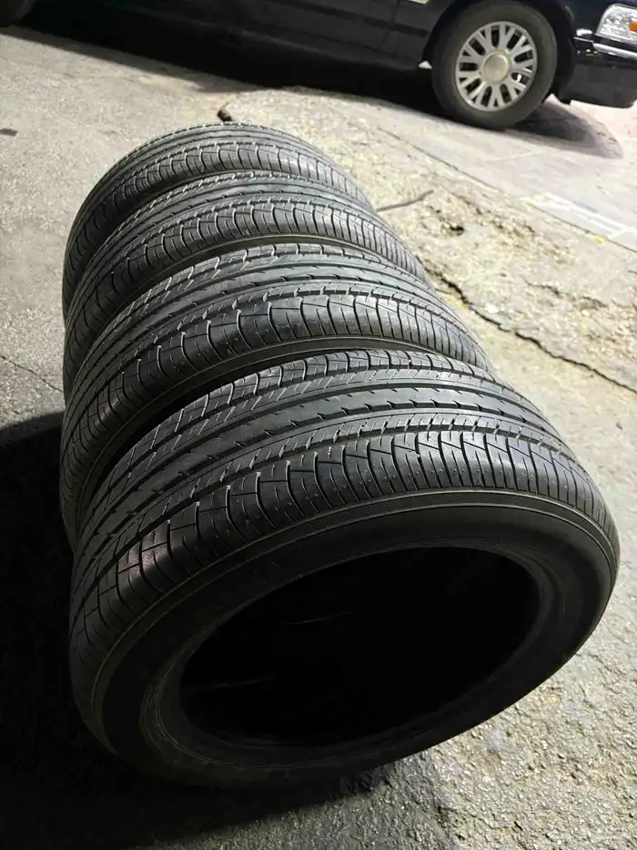 كفرات 215 55 17 كامري افلون يوكوهاما 4