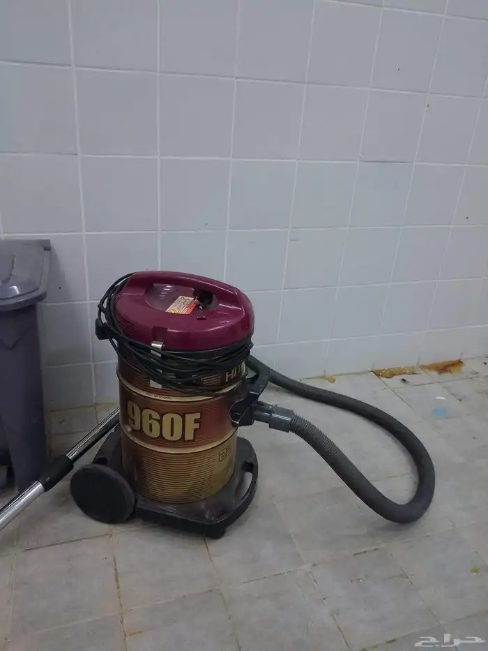 اجهزة واغراض وتخشيبه محل خضار للبيع 9