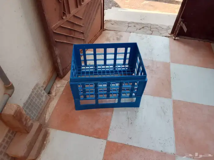 للبيع سلات بلاستيكية مقاسين 2