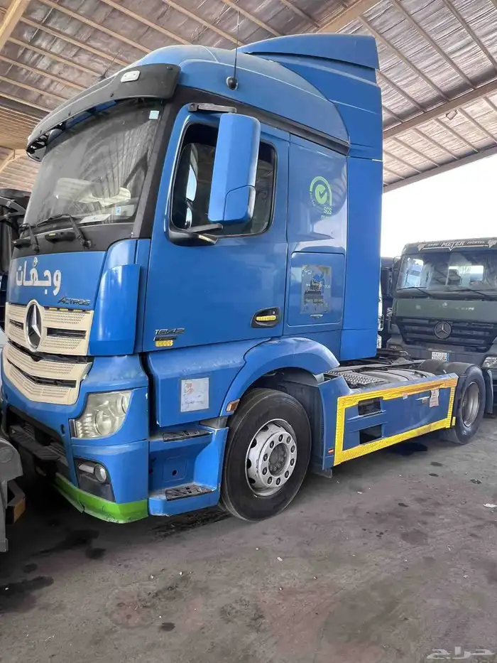 حراج معرض رائد للسيارات والشاحنات كل يوم جمعه 6