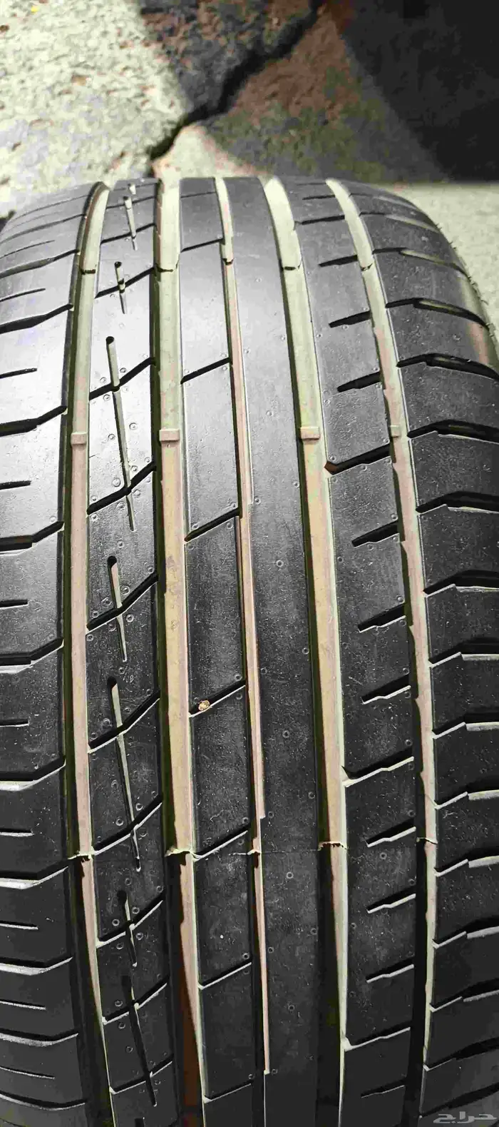كفرات بوروش شبه جديدة مقاس 295 35 21  تاريخ 2023 7