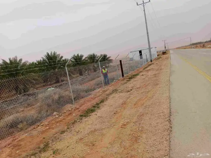 نحن نقوم بتوريد وتركيب جميع انواع الشبوك 3