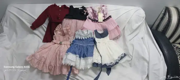 سته قطع من فساتين الاطفال مختلفه لعمر سنه 1