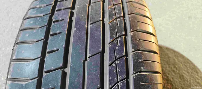 كفرات بوروش شبه جديدة مقاس 295 35 21  تاريخ 2023 8