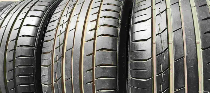 كفرات بوروش شبه جديدة مقاس 295 35 21  تاريخ 2023 3