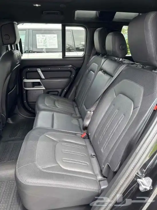 Land Rover defender 2022 P400 V6 1