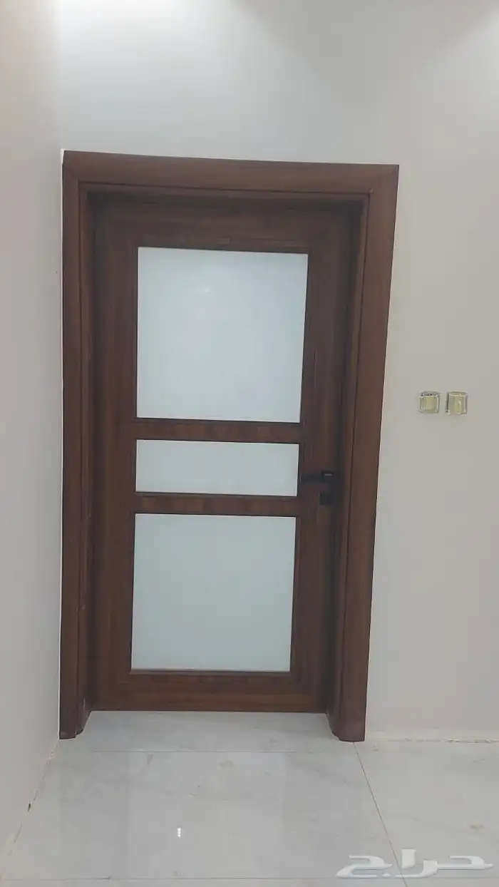 ابواب full wpc للغرف والحمامات ضد المياه والرطوبه والانتفاخ 1