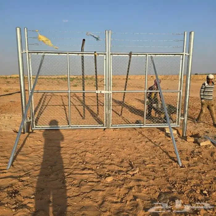 نقوم بتركيب الشبوك والاسوار الامنيه وجميع أعمال الحداده 3