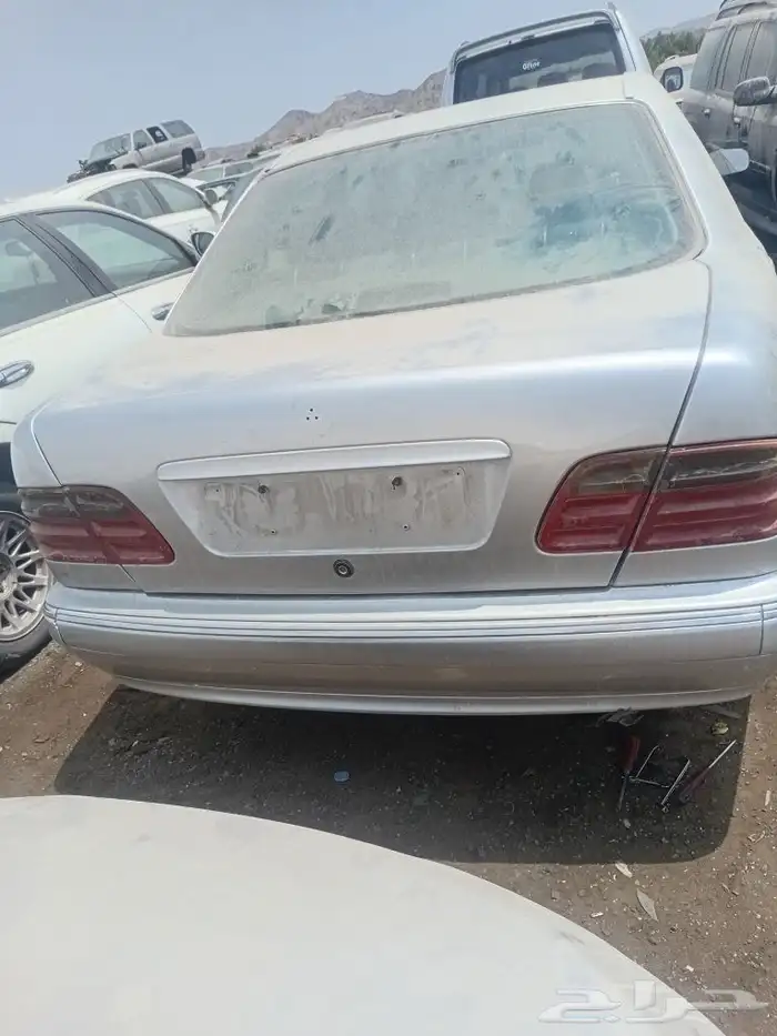 قطع غيار تشليح مرسيدس ابو عيون موديل 2002 3