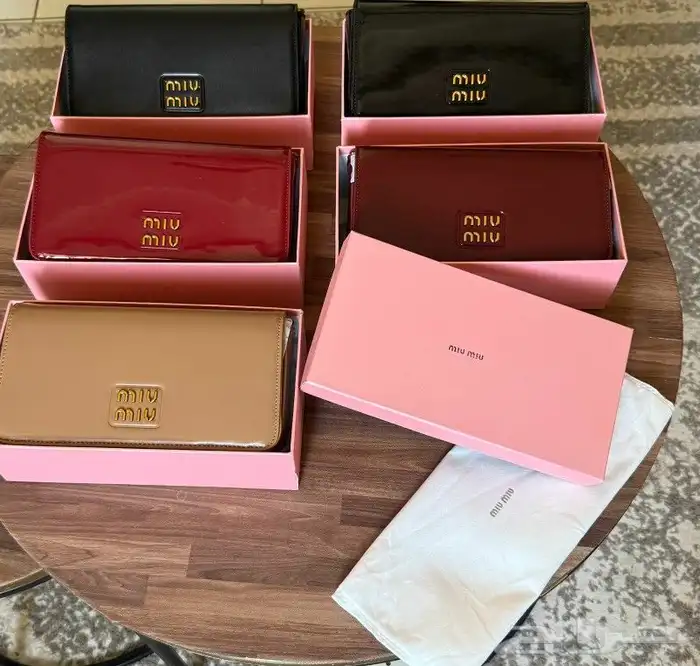 يوجد لدنيا جميع انواع الشنط جمله وقطاعي 0