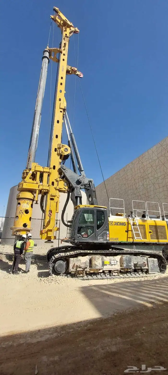 ماكينة حفر خوازيق جاهزة للعمل بالمشاريع 0