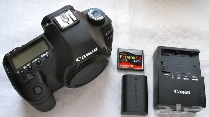 الكاميرا كانون 5 D مارك تو فل فريم صنع يابانيه نظيفه أعراضها 1