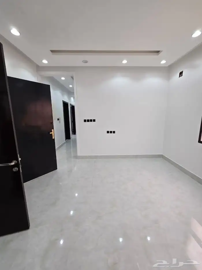 ادوار فاخرة للبيع حي الرمال 2