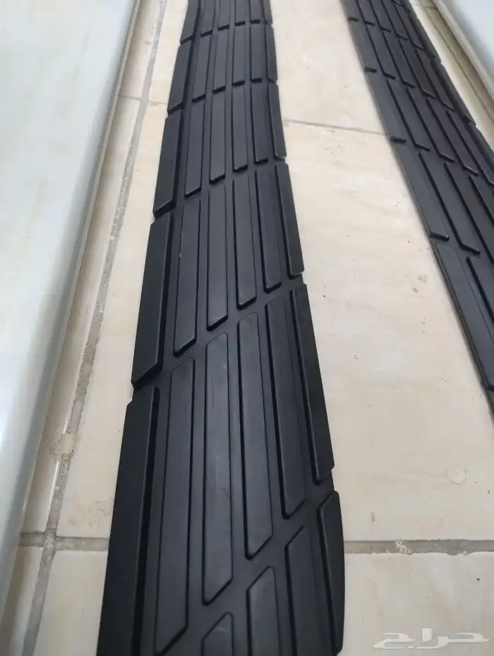 دعسات جانبيه لاندكروزر 2006 إلى 2007 ابيض لولي 1