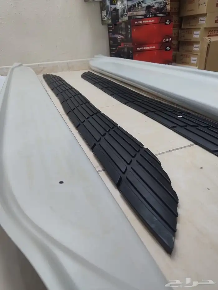 دعسات جانبيه لاندكروزر 2006 إلى 2007 ابيض لولي 3